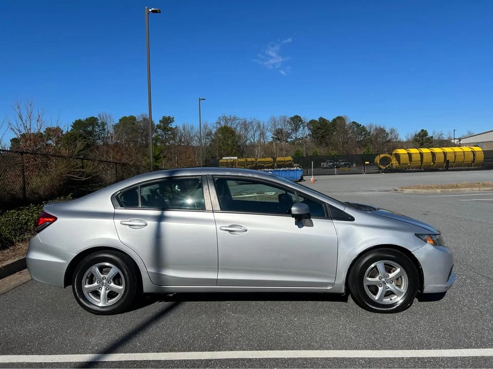 2014 Honda Civic 9th Gen - Image 9 of 17