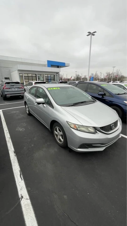 2014 Honda Civic 9th Gen - Image 2 of 9