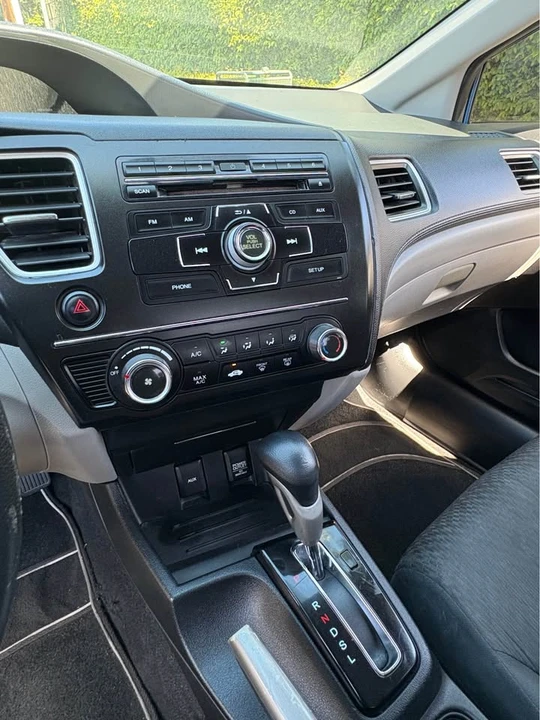 2014 Honda Civic 9th Gen - Image 9 of 14