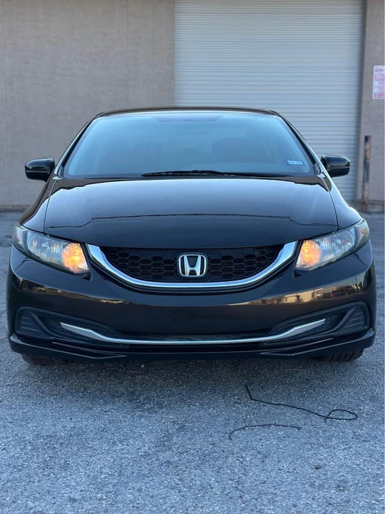 2014 Honda Civic 9th Gen - Image 2 of 13