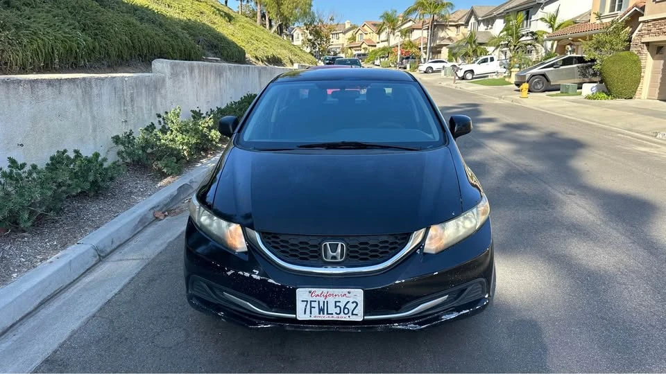 2014 Honda Civic 9th Gen - Image 2 of 11