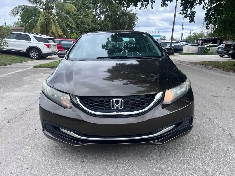 2014 Honda Civic 9th Gen - Image 2 of 12