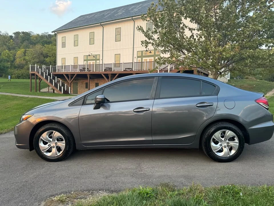 2014 Honda Civic 9th Gen - Image 2 of 17