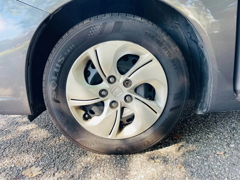2014 Honda Civic 9th Gen - Image 13 of 20