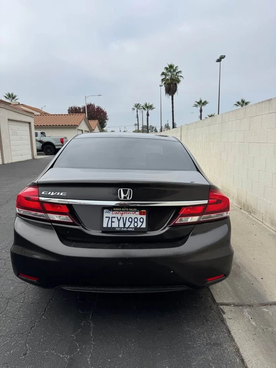 2014 Honda Civic 9th Gen - Image 2 of 4