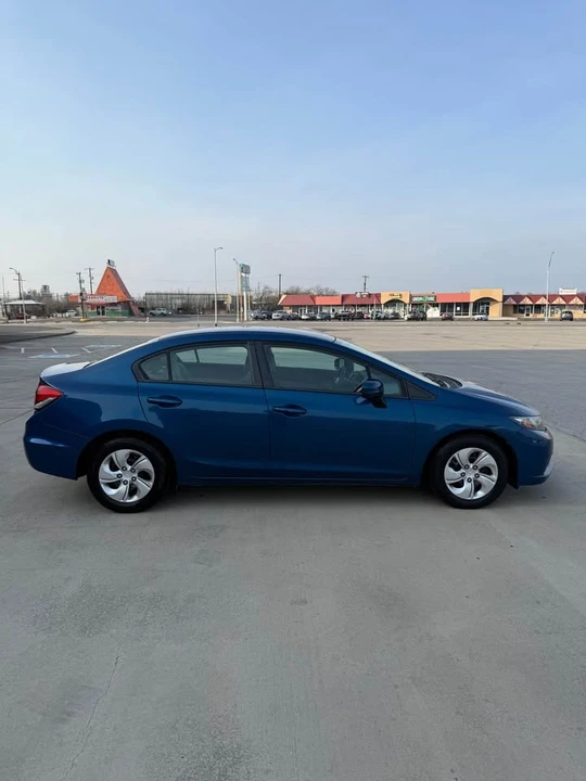 2014 Honda Civic 9th Gen - Image 5 of 8