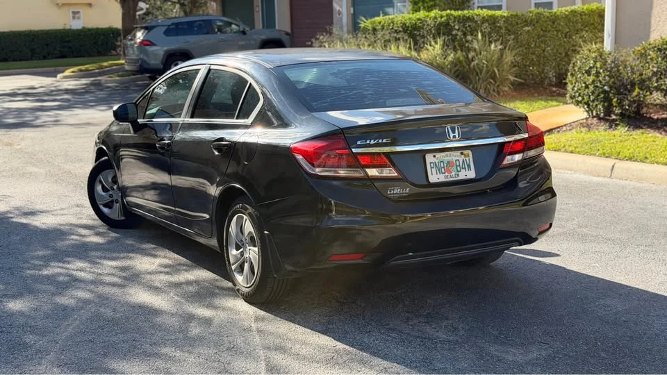2014 Honda Civic 9th Gen - Image 3 of 11