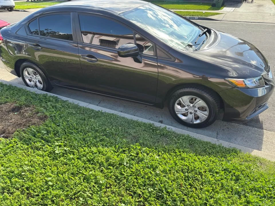 2014 Honda Civic 9th Gen - Image 2 of 10