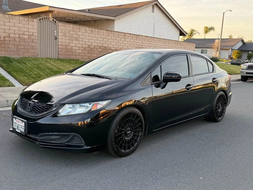 2014 Honda Civic 9th Gen - Image 2 of 14