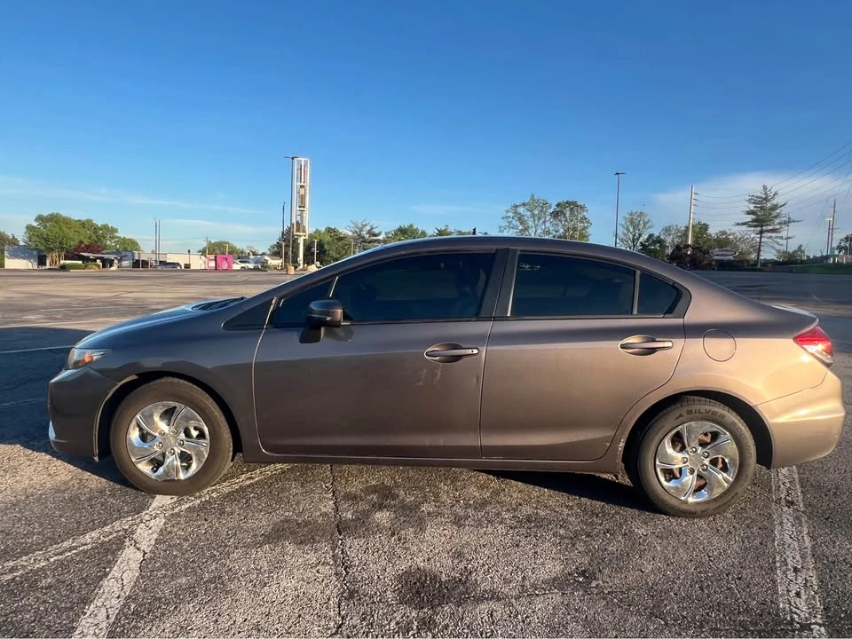 2014 Honda Civic 9th Gen - Image 3 of 9