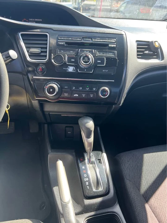 2014 Honda Civic 9th Gen - Image 12 of 19