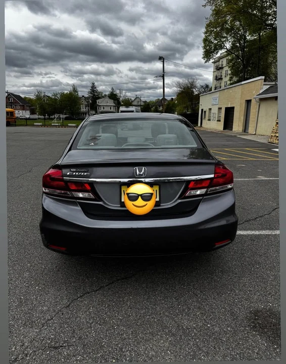 2014 Honda Civic 9th Gen - Image 2 of 17
