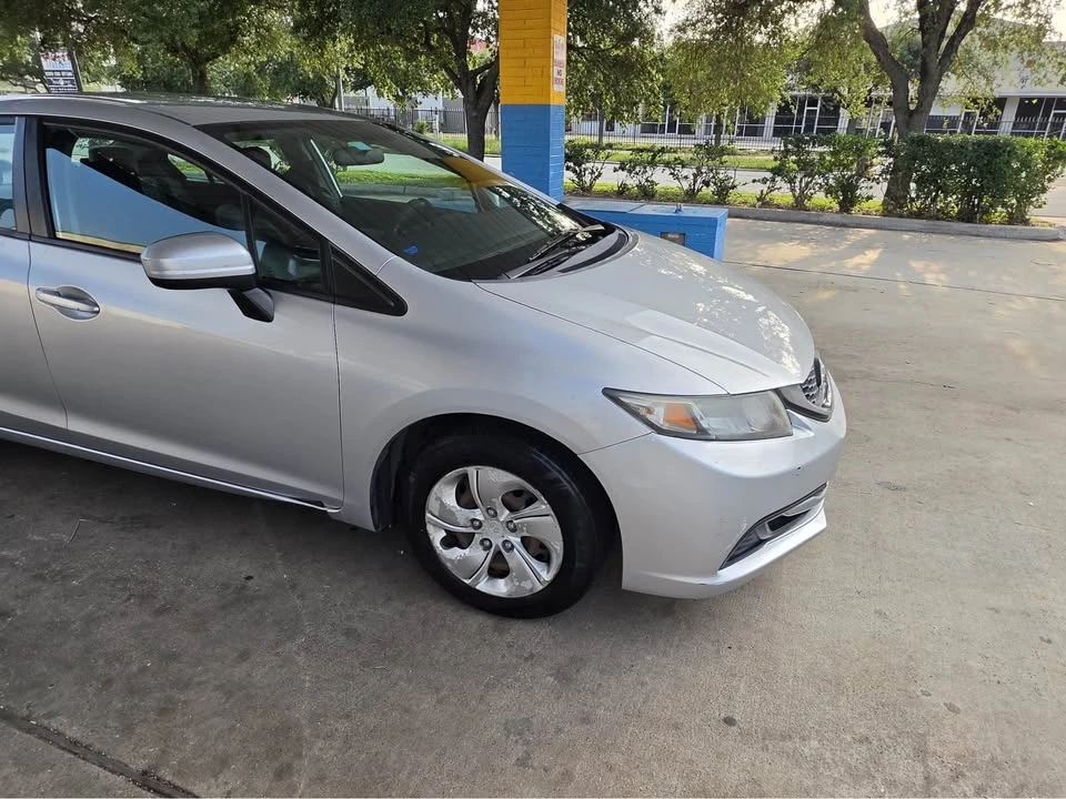 2014 Honda Civic 9th Gen - Image 5 of 15