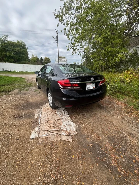 2014 Honda Civic 9th Gen - Image 2 of 5