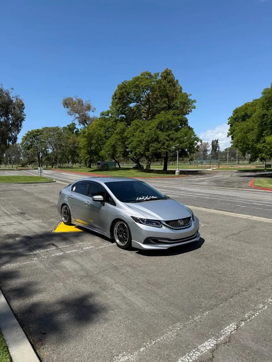 2014 Honda Civic 9th Gen - Image 2 of 20