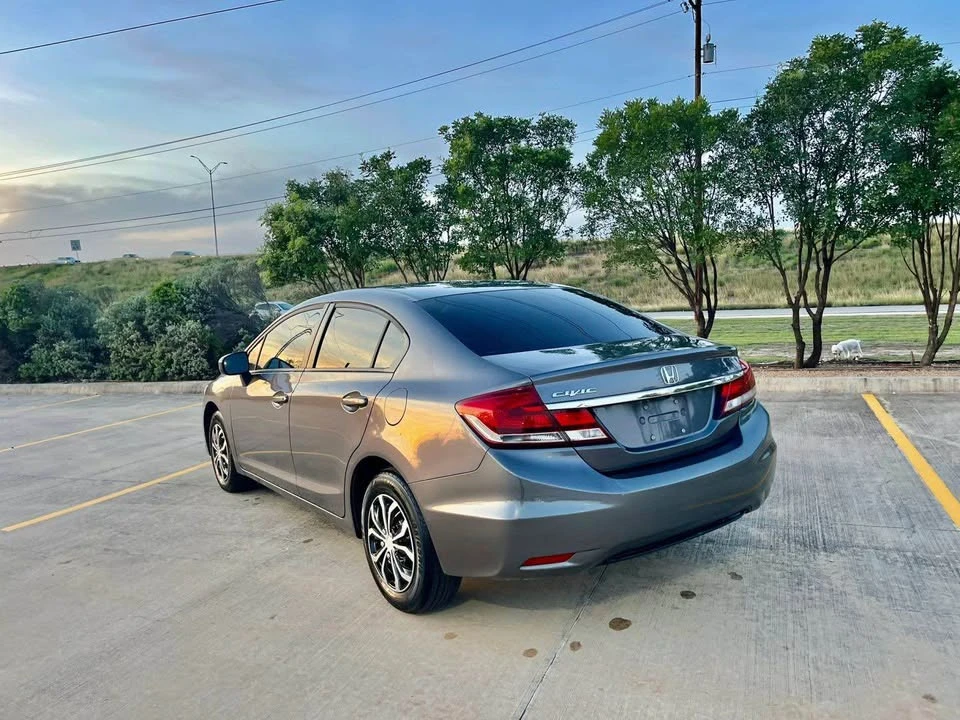 2014 Honda Civic 9th Gen - Image 6 of 12