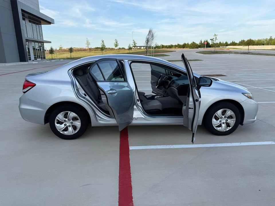 2014 Honda Civic 9th Gen - Image 11 of 20