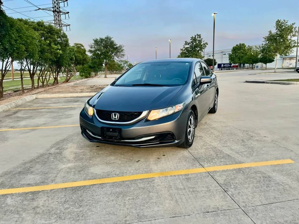 2014 Honda Civic 9th Gen - Image 2 of 12