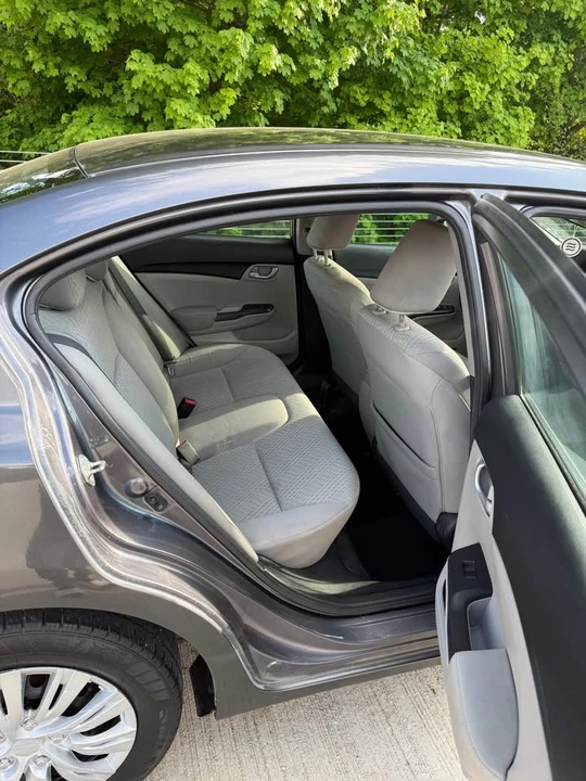 2014 Honda Civic 9th Gen - Image 9 of 15