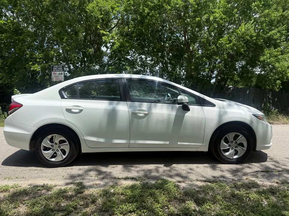 2014 Honda Civic 9th Gen - Image 2 of 8