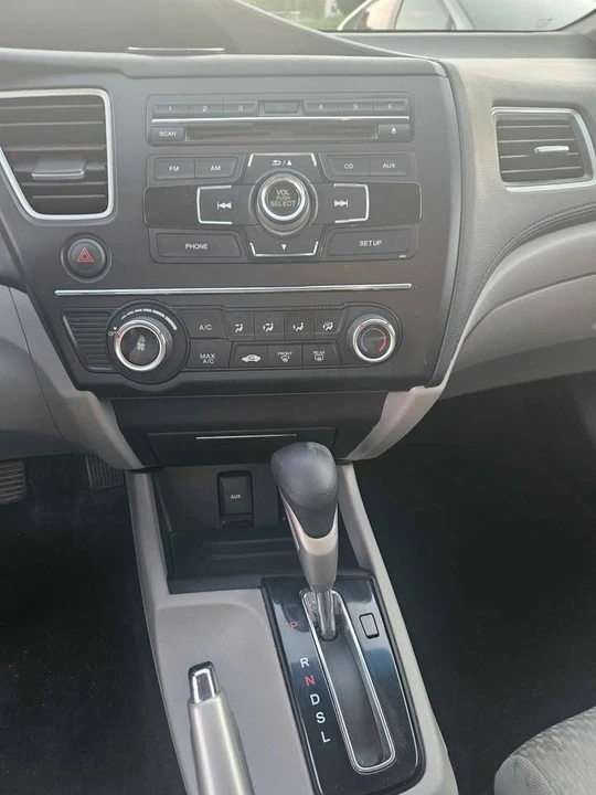 2014 Honda Civic 9th Gen - Image 10 of 14