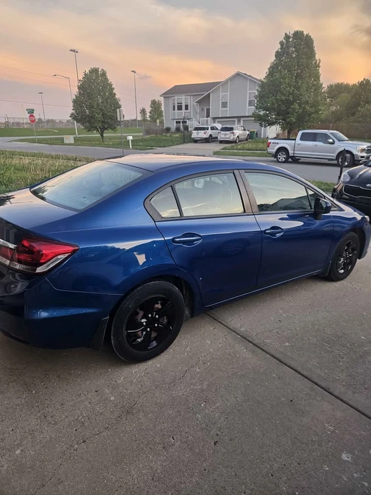 2014 Honda Civic 9th Gen - Image 2 of 14