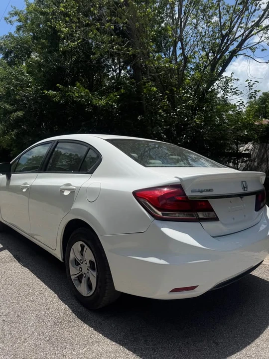 2014 Honda Civic 9th Gen - Image 5 of 8