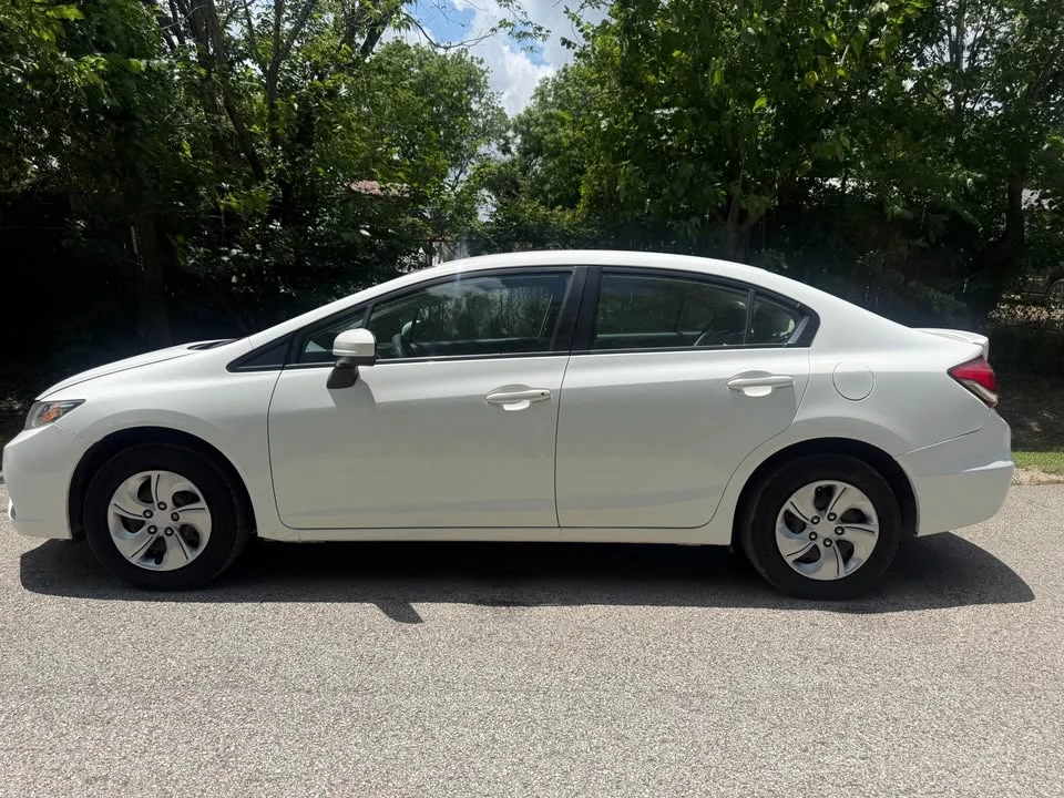 2014 Honda Civic 9th Gen - Image 6 of 8