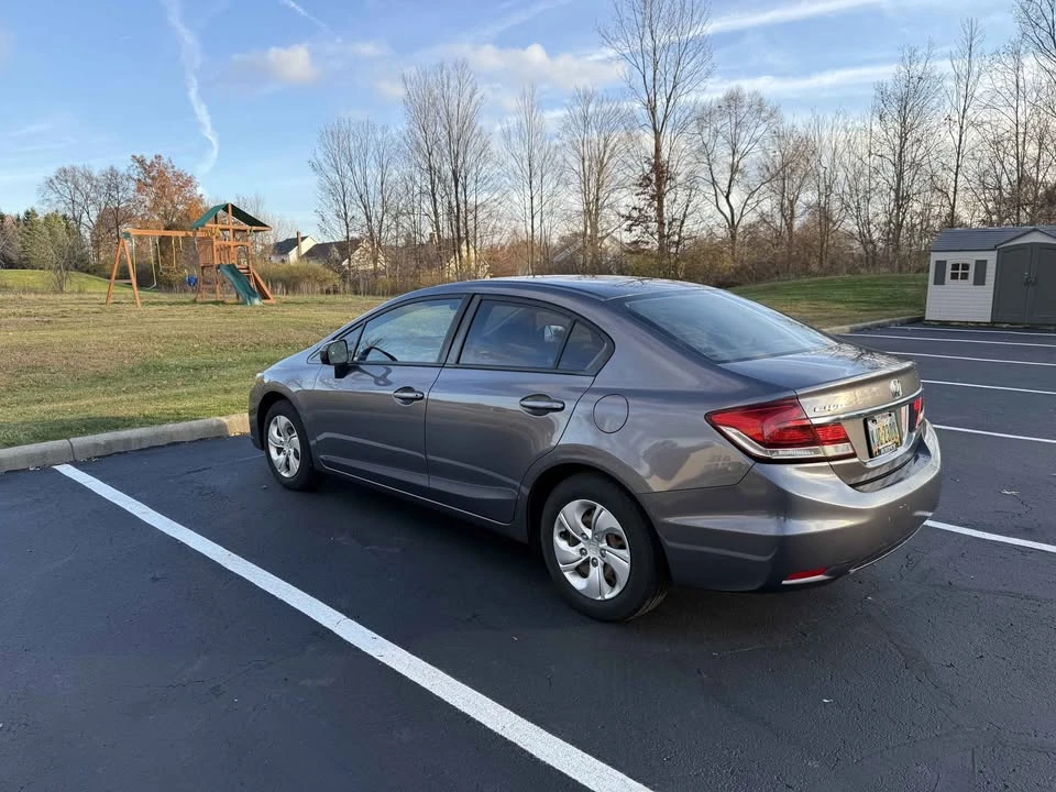 2014 Honda Civic 9th Gen - Image 2 of 9