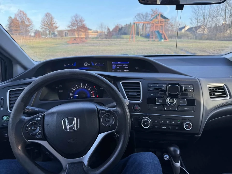 2014 Honda Civic 9th Gen - Image 5 of 9