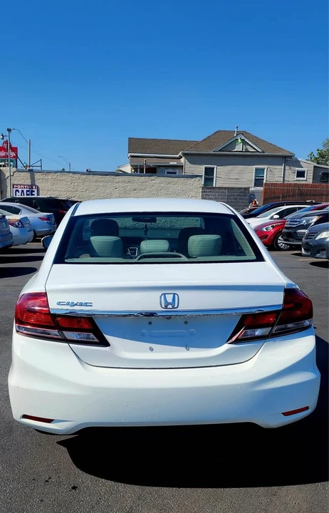 2014 Honda Civic 9th Gen - Image 3 of 17