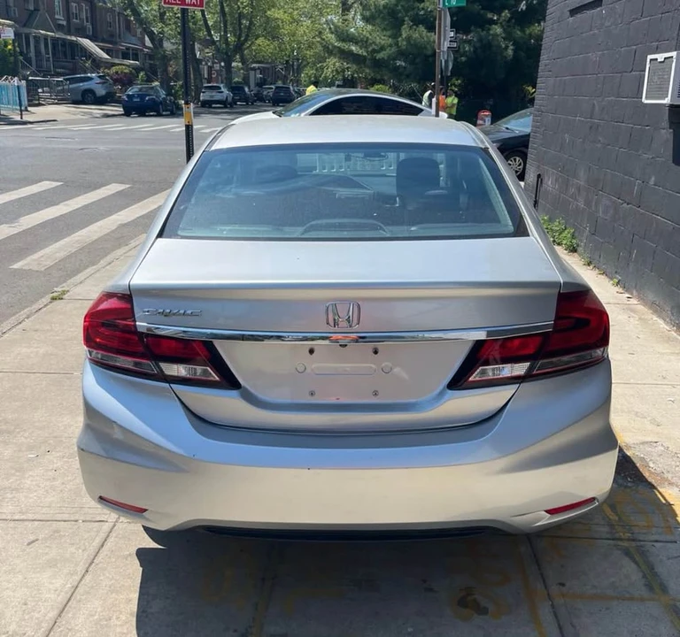 2014 Honda Civic 9th Gen - Image 3 of 17