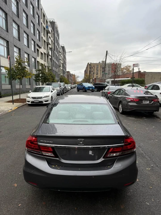 2014 Honda Civic 9th Gen - Image 9 of 16
