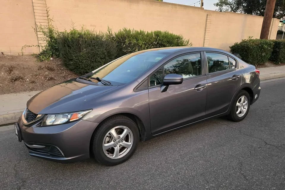 2014 Honda Civic 9th Gen - Image 2 of 13