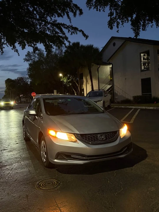2014 Honda Civic 9th Gen - Image 2 of 7