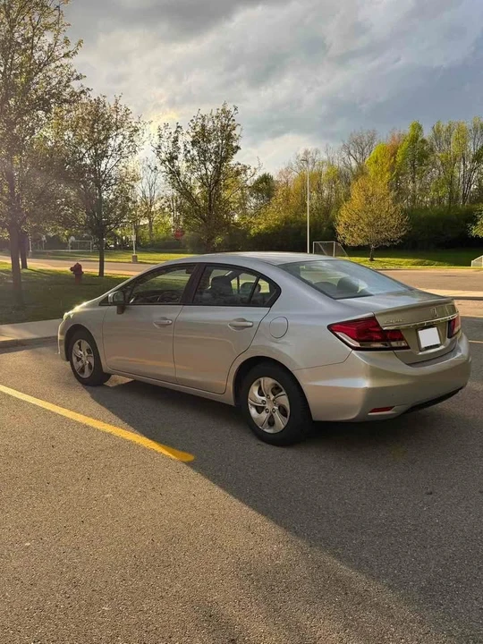 2014 Honda Civic 9th Gen - Image 5 of 12