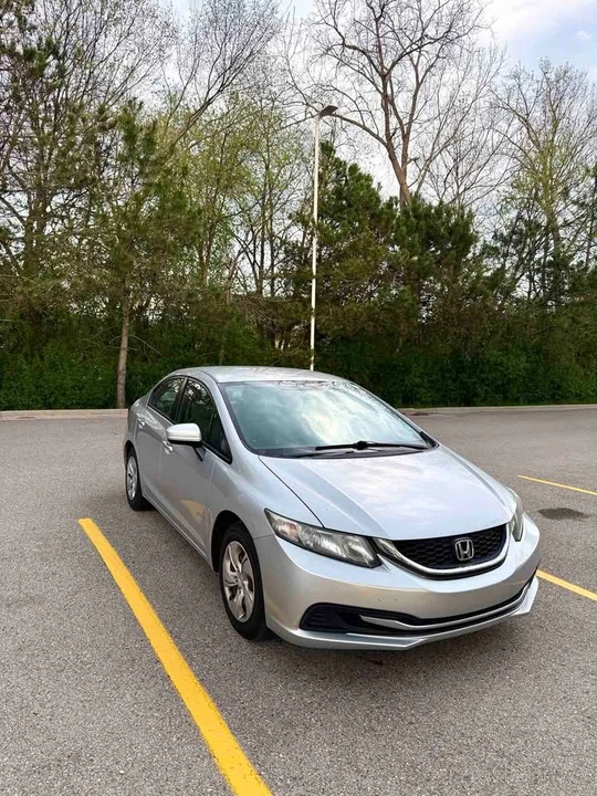 2014 Honda Civic 9th Gen - Image 3 of 12