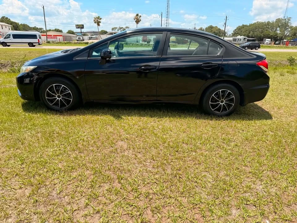 2014 Honda Civic 9th Gen - Image 2 of 13