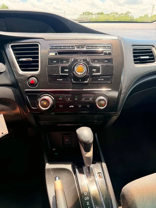 2014 Honda Civic 9th Gen - Image 9 of 13