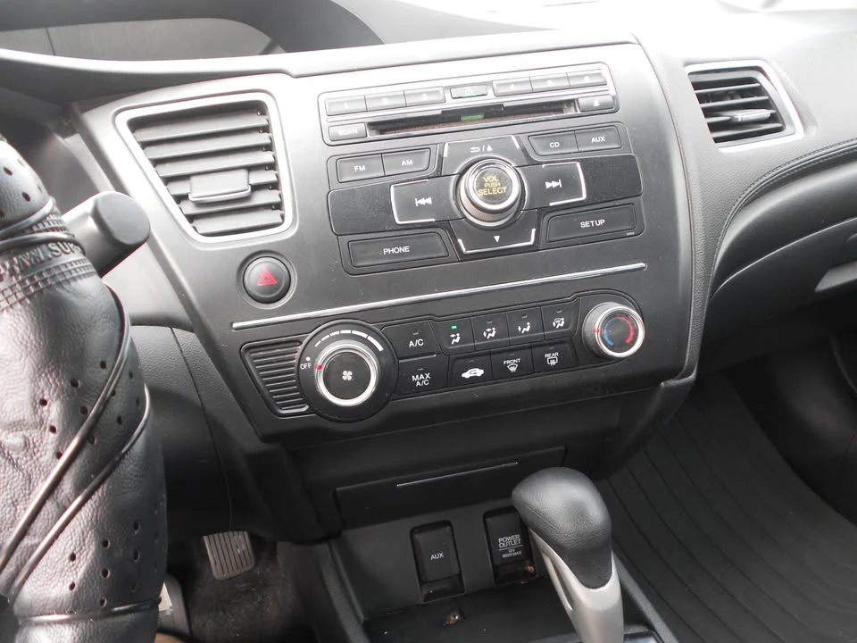 2014 Honda Civic 9th Gen - Image 13 of 17