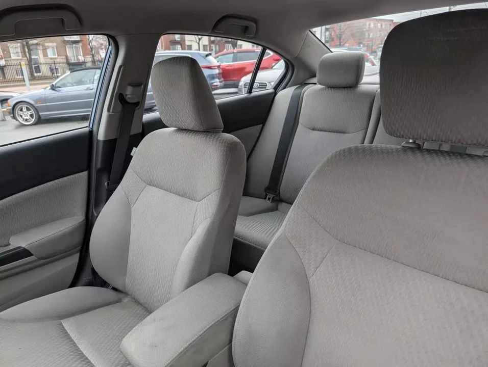2014 Honda Civic 9th Gen - Image 10 of 18