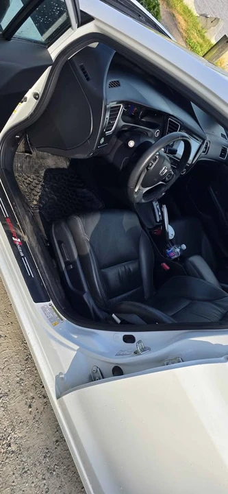 2014 Honda Civic 9th Gen - Image 11 of 20