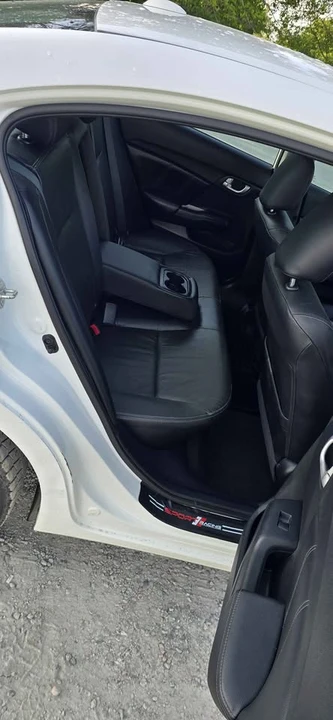 2014 Honda Civic 9th Gen - Image 10 of 20