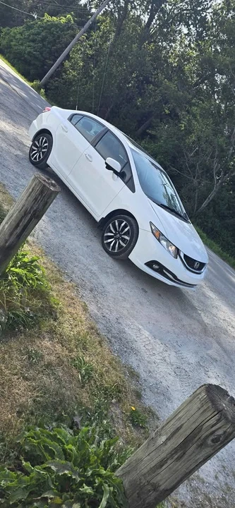 2014 Honda Civic 9th Gen - Image 2 of 20
