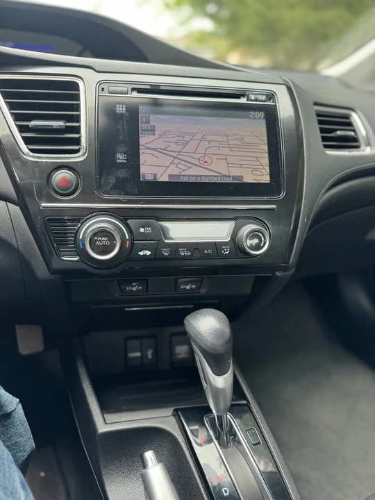 2014 Honda Civic 9th Gen - Image 11 of 18