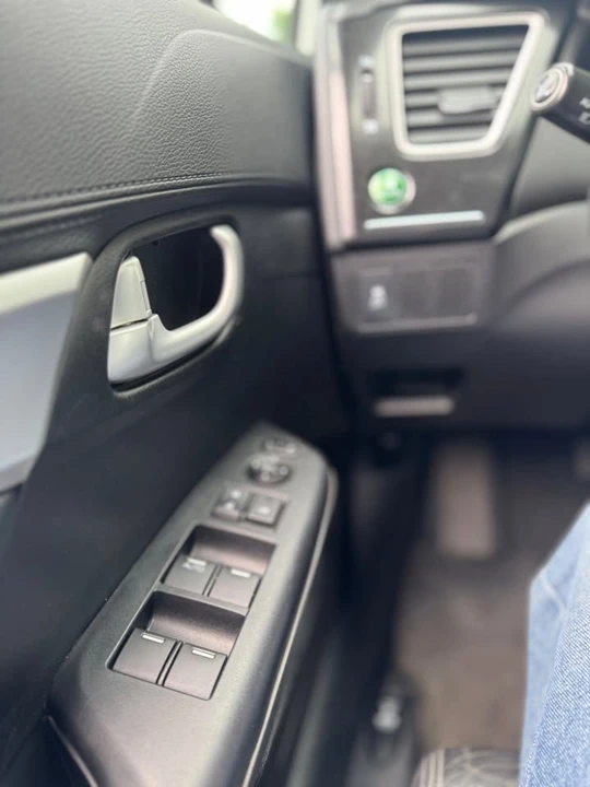 2014 Honda Civic 9th Gen - Image 13 of 17