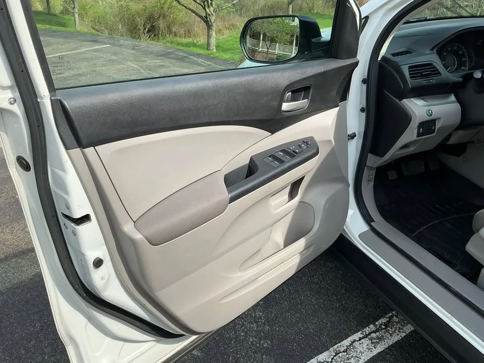 2014 Honda CR-V 4th Gen - Image 10 of 17