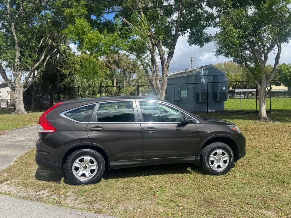2014 Honda CR-V 4th Gen - Image 2 of 9