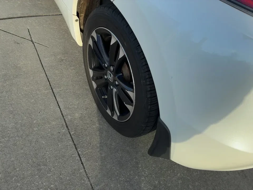 2014 Honda CR-Z - Image 10 of 17
