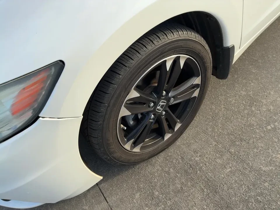 2014 Honda CR-Z - Image 9 of 17